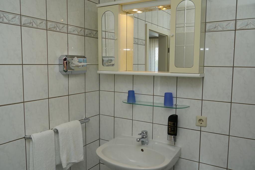 Erbenholz Hotel Laatzen Kültér fotó
