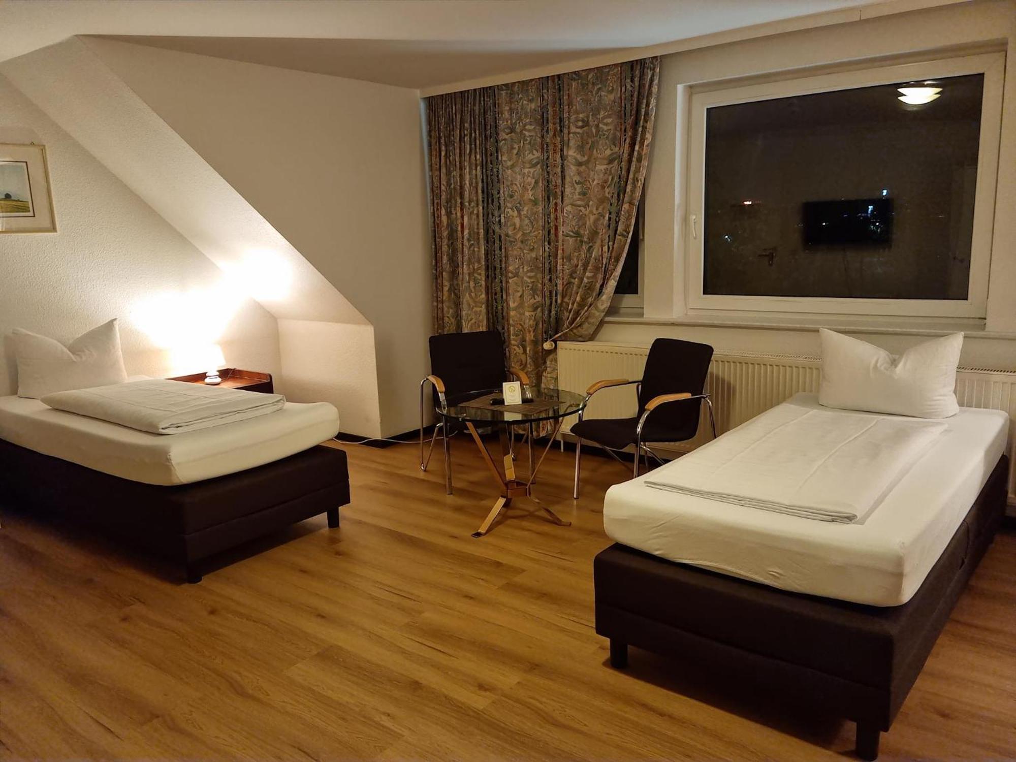 Erbenholz Hotel Laatzen Kültér fotó