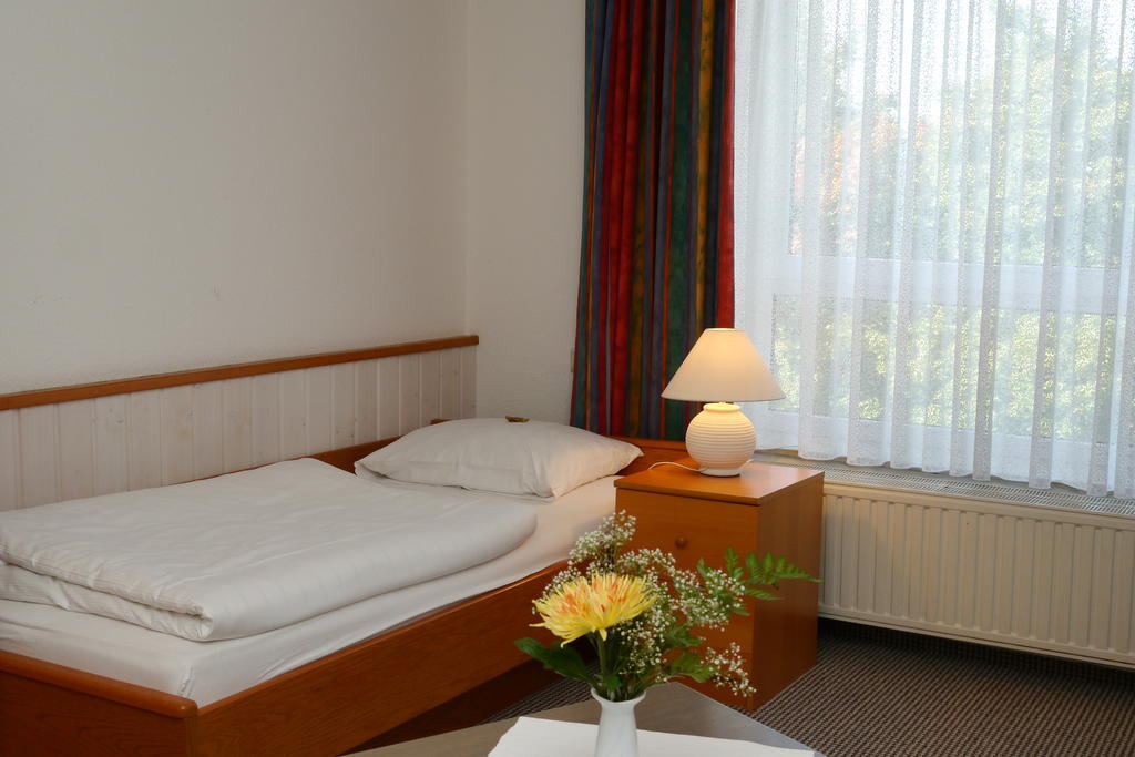 Erbenholz Hotel Laatzen Szoba fotó